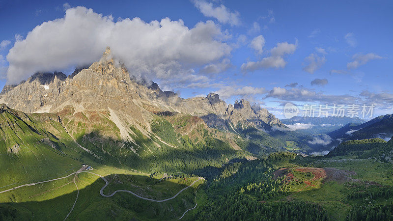 山地景观(Pale di San Martino - Dolomites，意大利)